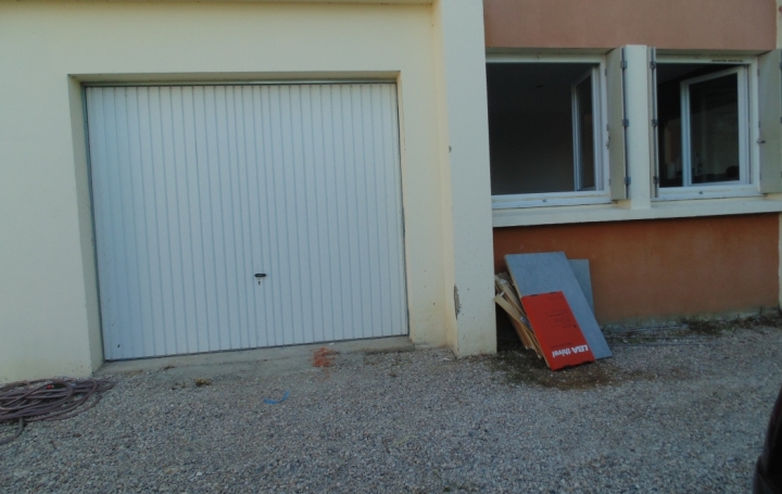 3 Pièces CHALAMONT (01320)  59 m2 750 € 