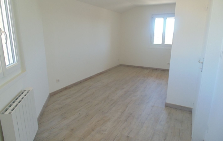 3 Pièces SAINT-PAUL-DE-VARAX (01240)  92 m2 750 € 