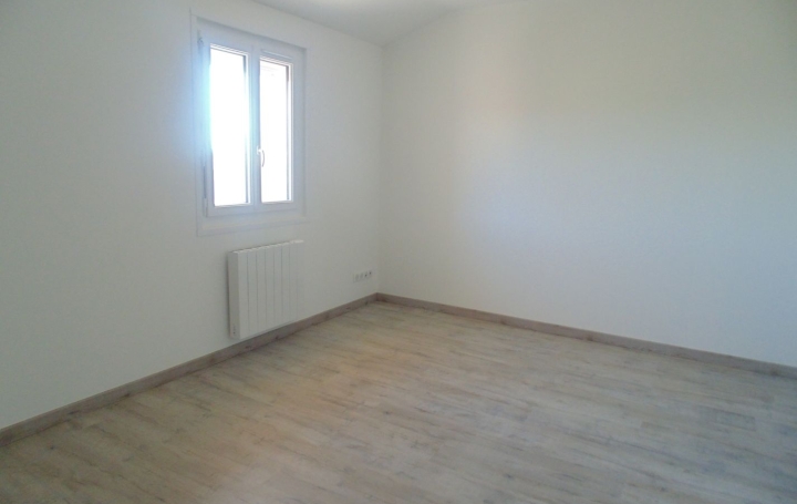3 Pièces SAINT-PAUL-DE-VARAX (01240)  92 m2 750 € 
