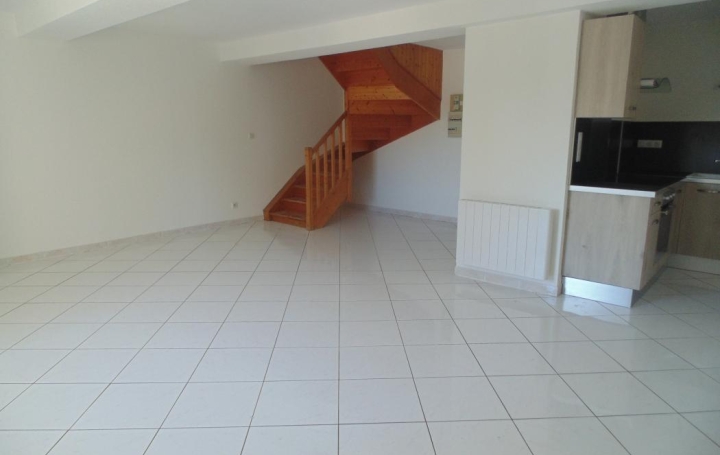 4 Pièces SAINT-PAUL-DE-VARAX (01240)  70 m2 637 € 