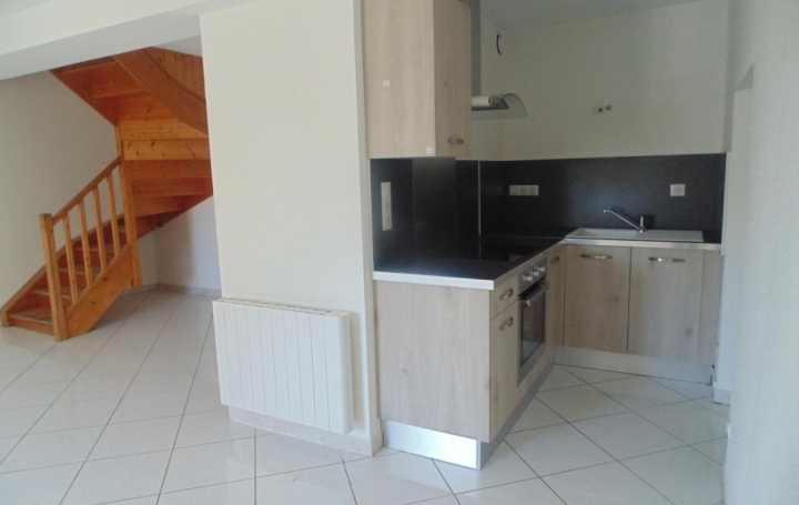 4 Pièces SAINT-PAUL-DE-VARAX (01240)  70 m2 637 € 