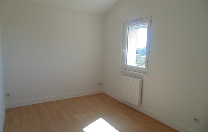 4 Pièces SAINT-PAUL-DE-VARAX (01240)  70 m2 637 € 