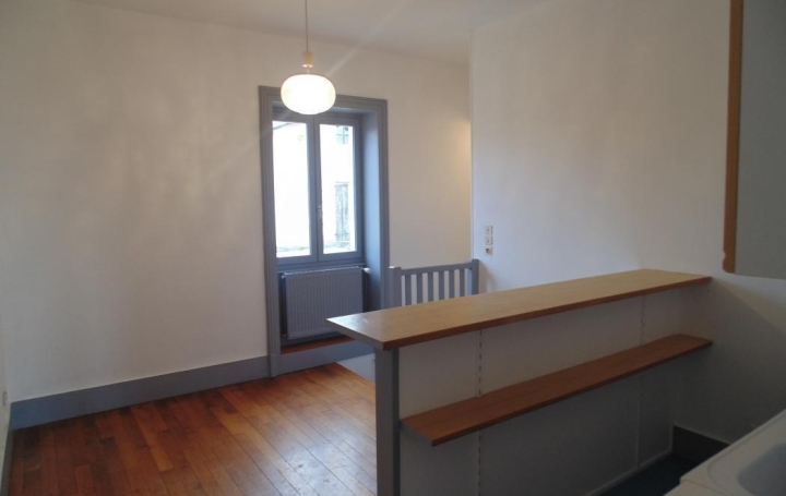 1 Pièce VONNAS (01540)  41 m2 440 € 