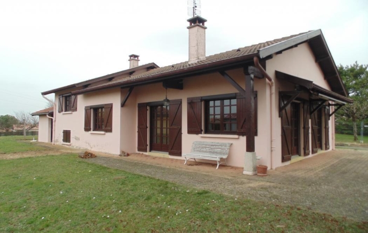 Réseau Immo-diffusion : Maison  VILLENEUVE  108 m2 990 € 