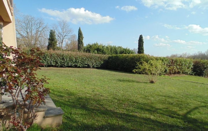 Maison MEXIMIEUX (01800)  297 m2 1 525 € 