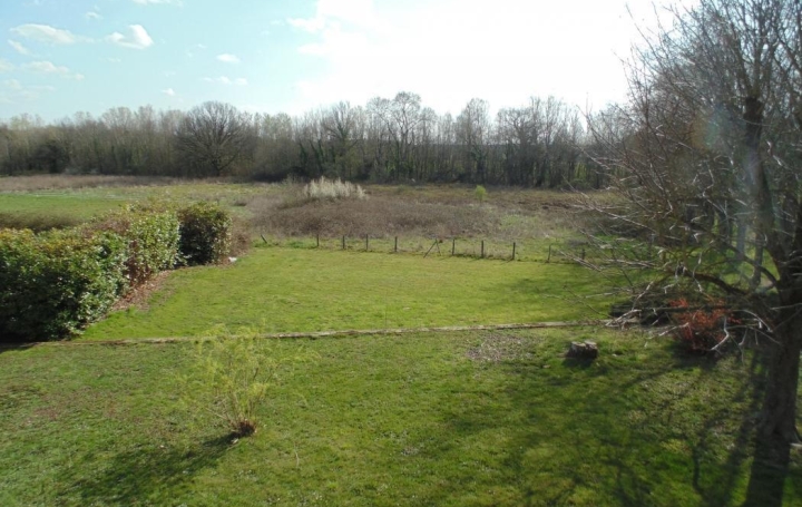 Maison MEXIMIEUX (01800)  297 m2 1 525 € 