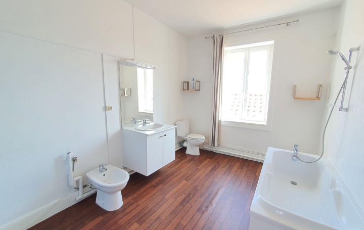 Maison VILLARS-LES-DOMBES (01330)  126 m2 1 100 € 