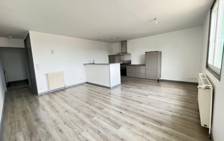 4 Pièces NEUVILLE-LES-DAMES (01400)  74 m2 745 € 