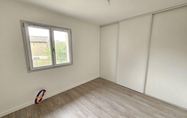 Maison SAINT-JEAN-LE-VIEUX (01640)  88 m2 990 € 