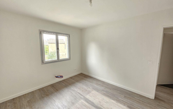 Maison SAINT-JEAN-LE-VIEUX (01640)  63 m2 900 € 