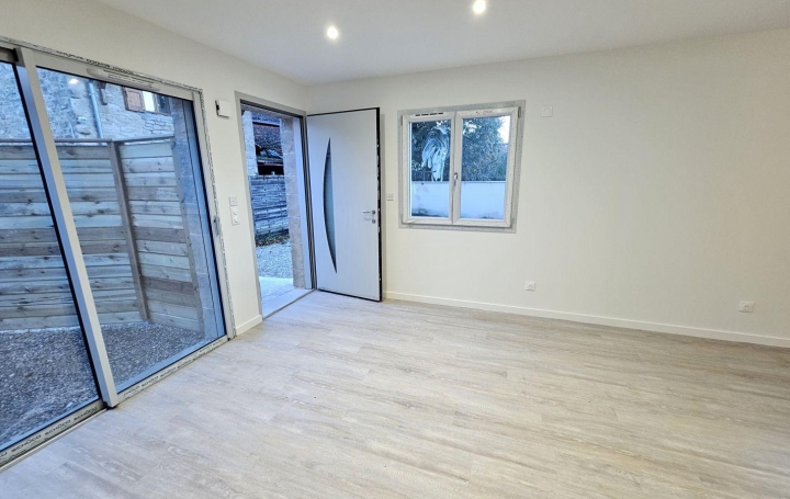 Maison SAINT-JEAN-LE-VIEUX (01640)  63 m2 900 € 