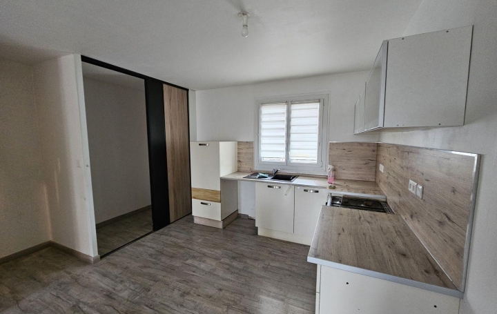 Maison VONNAS (01540)  68 m2 790 € 