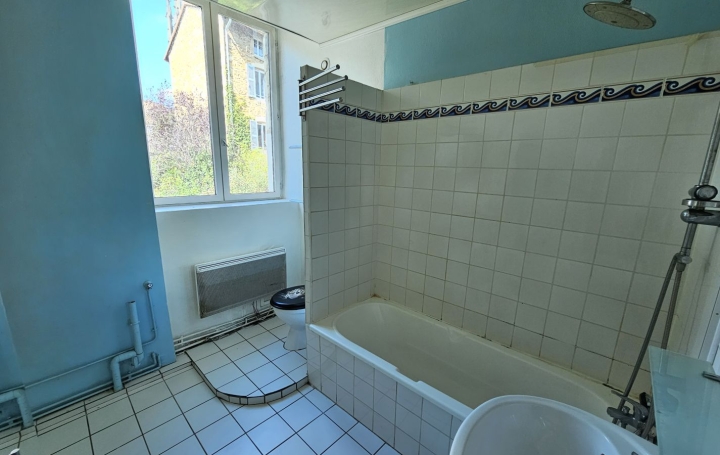 2 Pièces JUJURIEUX (01640)  62 m2 520 € 
