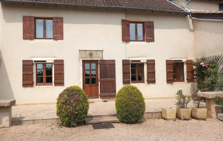 Réseau Immo-diffusion : Maison  VIRE  104 m2 810 € 