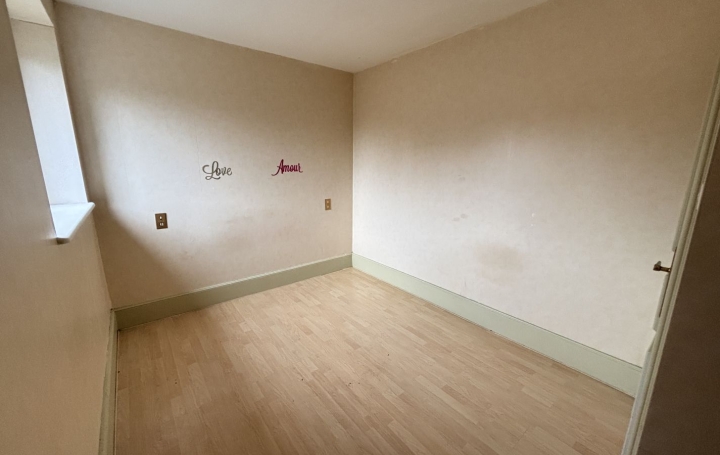 2 Pièces NEUVILLE-LES-DAMES (01400)  88 m2 650 € 