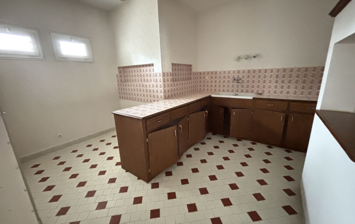 2 Pièces NEUVILLE-LES-DAMES (01400)  88 m2 650 € 