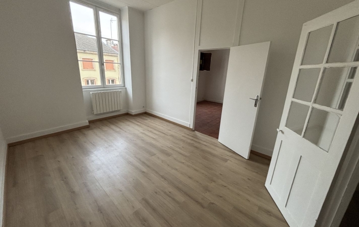 3 Pièces PONT-DE-VAUX (01190)  55 m2 450 € 