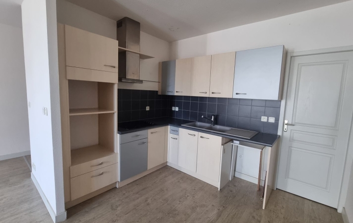 3 Pièces PONT-DE-VAUX (01190)  103 m2 650 € 