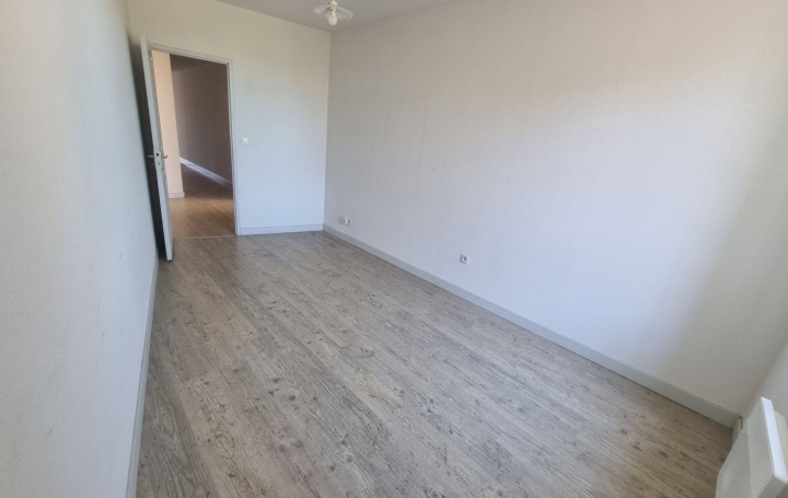 3 Pièces PONT-DE-VAUX (01190)  103 m2 650 € 