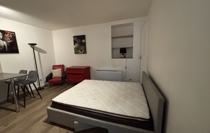 Studio CHALAMONT (01320)  25 m2 490 € 