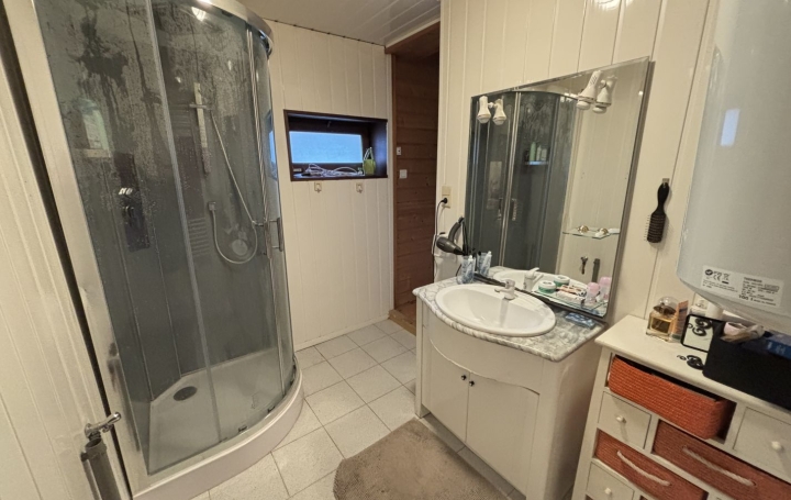 Studio PONT-DE-VAUX (01190)  31 m2 280 € 