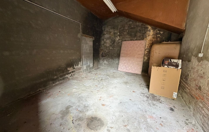 Garage SAINT-TRIVIER-SUR-MOIGNANS (01990)  20 m2 70 € 