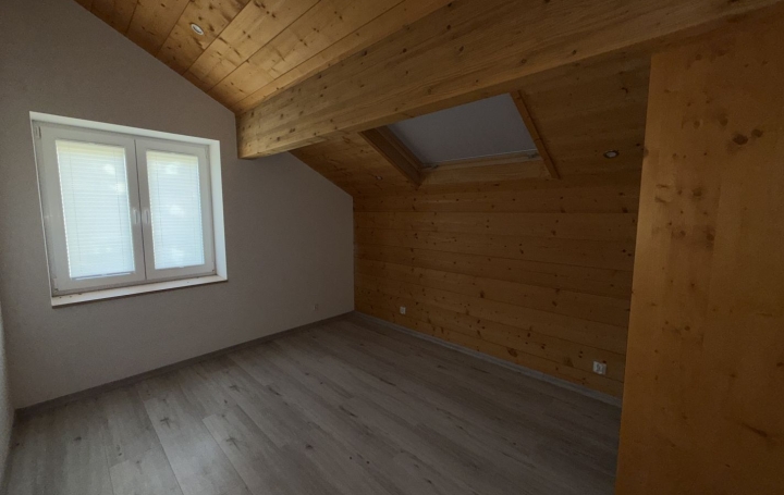 Maison BENONCES (01470)  86 m2 765 € 