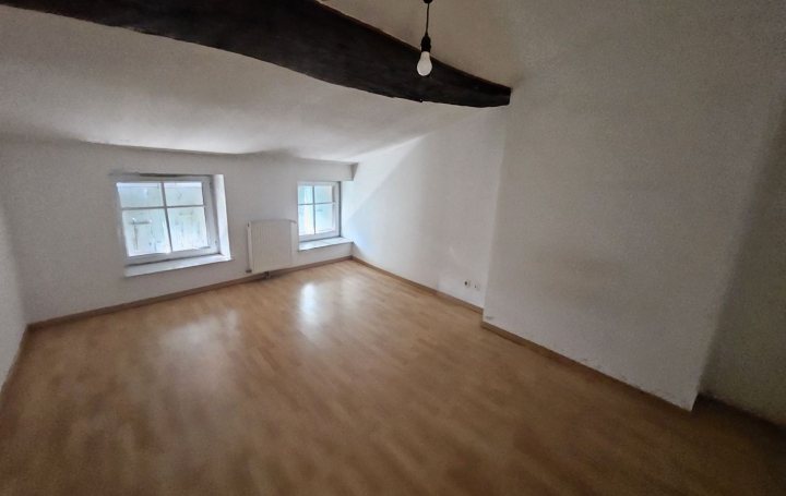 3 Pièces PONT-DE-VAUX (01190)  90 m2 550 € 