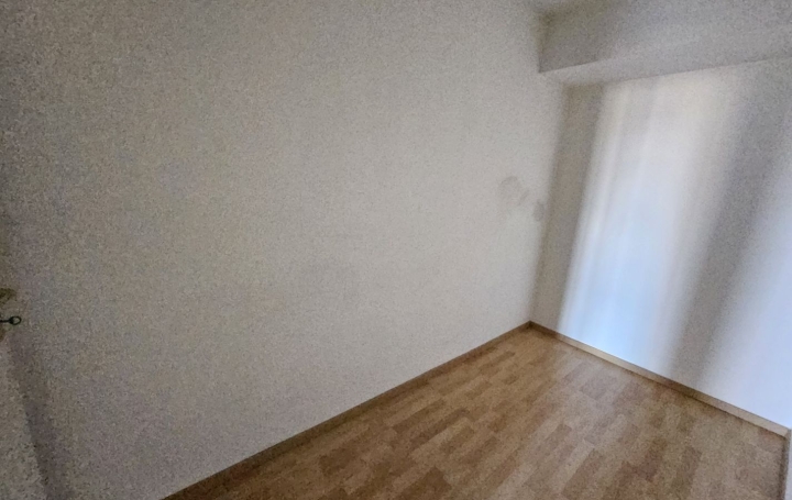 3 Pièces PONT-DE-VAUX (01190)  90 m2 550 € 