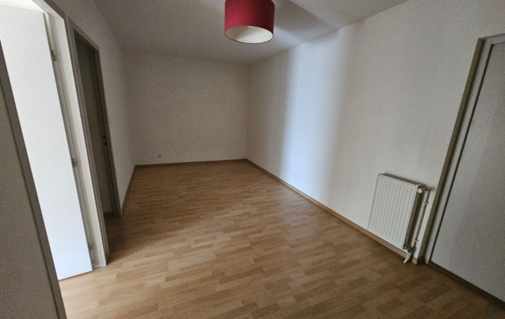 3 Pièces PONT-DE-VAUX (01190)  90 m2 550 € 