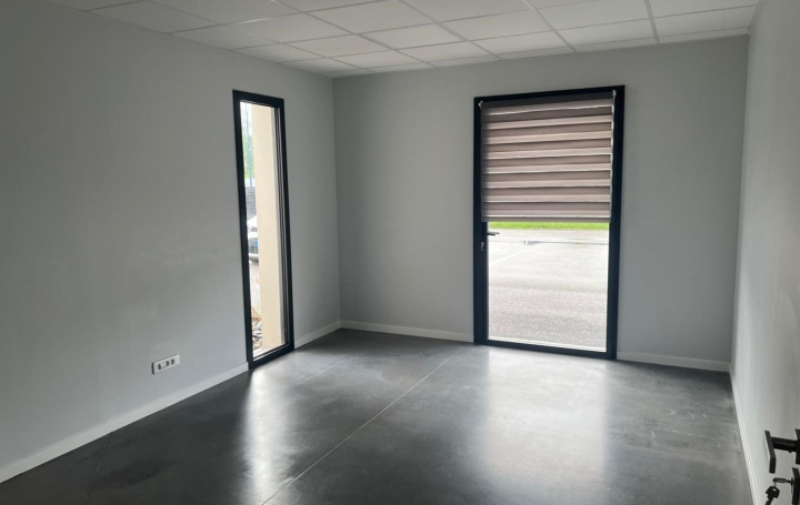 Activité commerciale CHATILLON-SUR-CHALARONNE (01400)  18 m2 350 € 