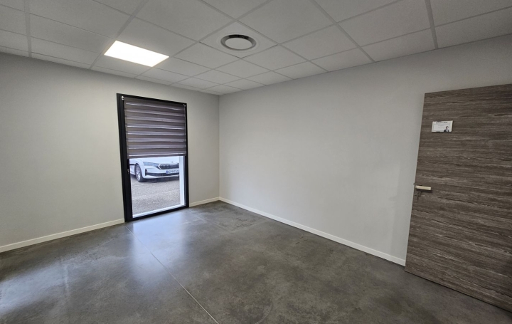 Activité commerciale CHATILLON-SUR-CHALARONNE (01400)  18 m2 350 € 