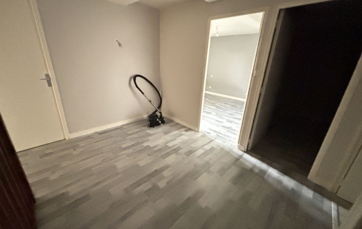 Maison BAGE-LA-VILLE (01380)  150 m2 820 € 