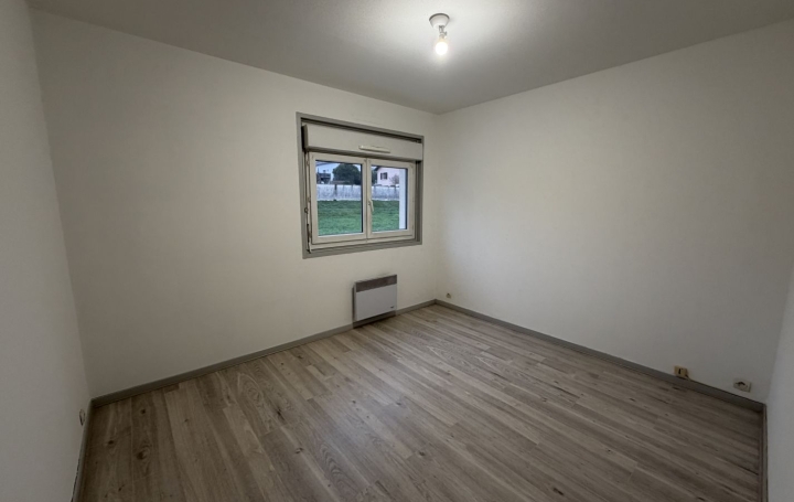 2 Pièces CHALAMONT (01320)  47 m2 650 € 