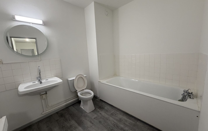 2 Pièces CHALAMONT (01320)  47 m2 650 € 