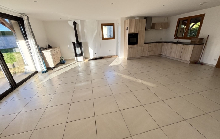 Maison SAINT-JEAN-SUR-VEYLE (01290)  85 m2 800 € 