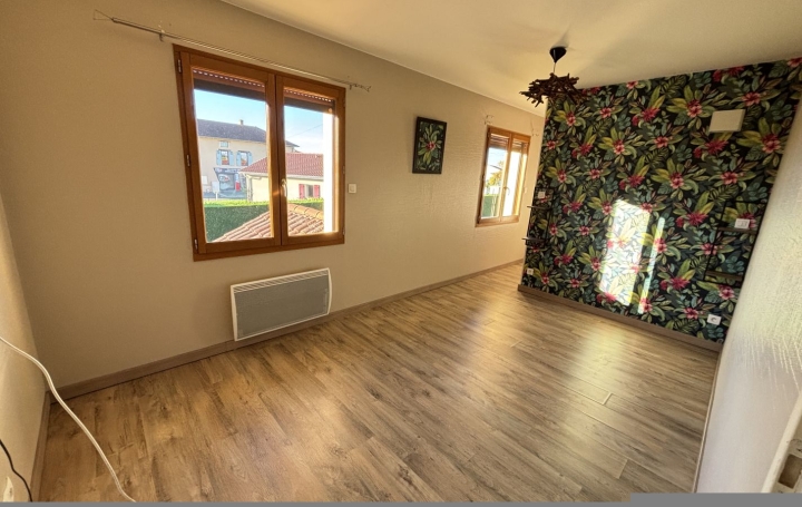 Maison SAINT-JEAN-SUR-VEYLE (01290)  85 m2 800 € 