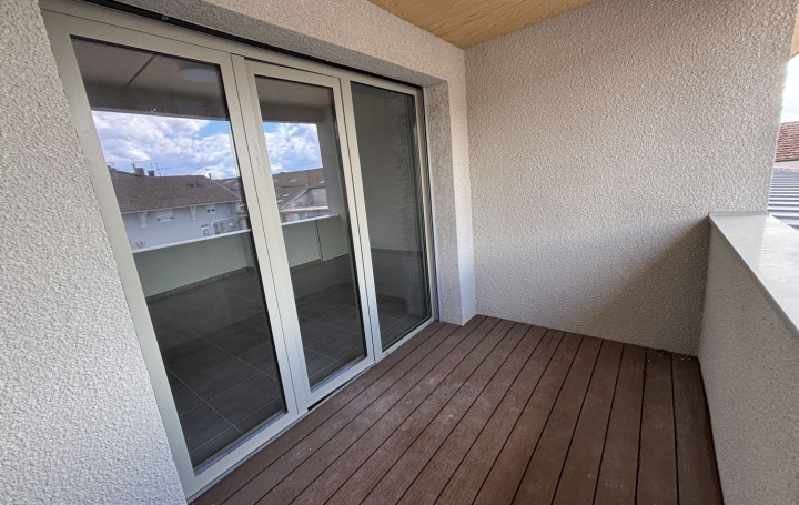 2 Pièces NEUVILLE-LES-DAMES (01400)  51 m2 650 € 