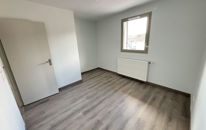 2 Pièces NEUVILLE-LES-DAMES (01400)  51 m2 650 € 