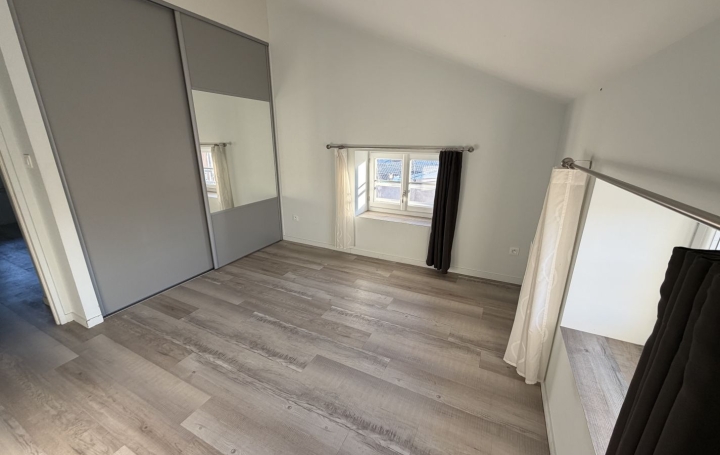 4 Pièces PONT-DE-VAUX (01190)  70 m2 730 € 