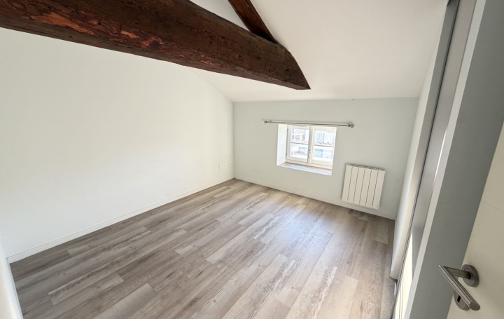 4 Pièces PONT-DE-VAUX (01190)  70 m2 730 € 