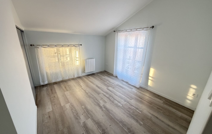 4 Pièces PONT-DE-VAUX (01190)  70 m2 730 € 