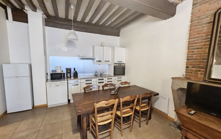 3 Pièces CHALAMONT (01320)  69 m2 700 € 