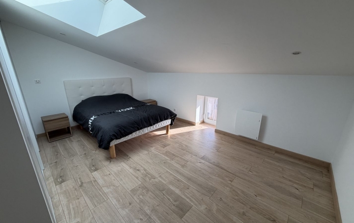 Maison SAINT-PAUL-DE-VARAX (01240)  74 m2 980 € 