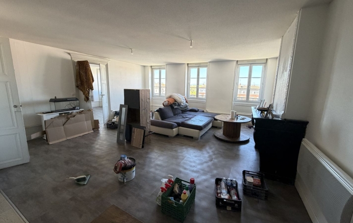 4 Pièces PONT-DE-VAUX (01190)  130 m2 705 € 