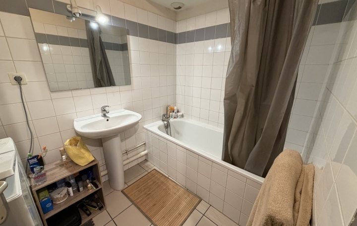 3 Pièces PONT-DE-VAUX (01190)  65 m2 605 € 