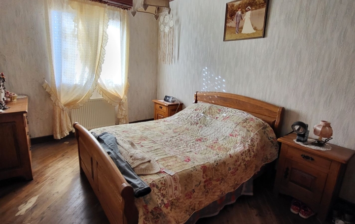Maison NEUVILLE-LES-DAMES (01400)  152 m2 1 250 € 