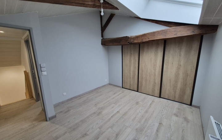 Maison de village CHALAMONT (01320)  78 m2 720 € 