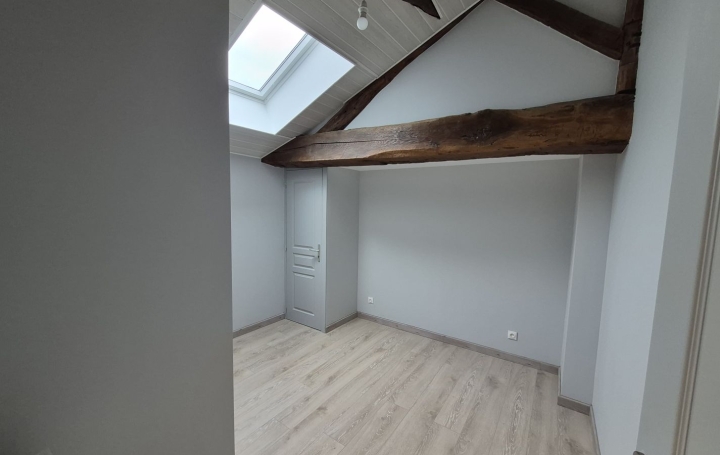 Maison de village CHALAMONT (01320)  78 m2 720 € 