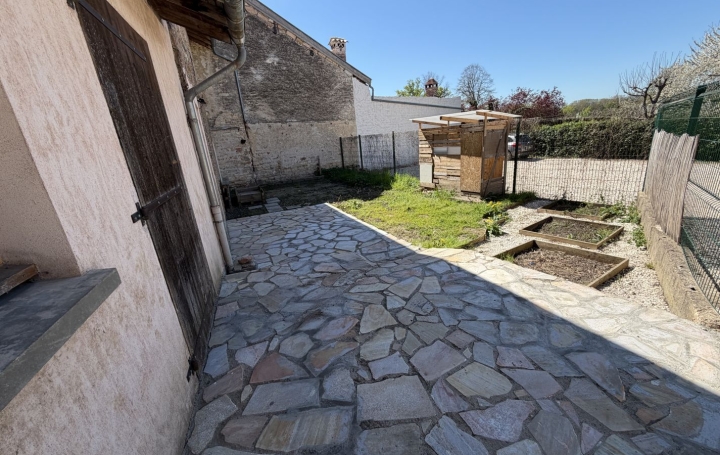 Maison PONT-DE-VAUX (01190)  95 m2 750 € 